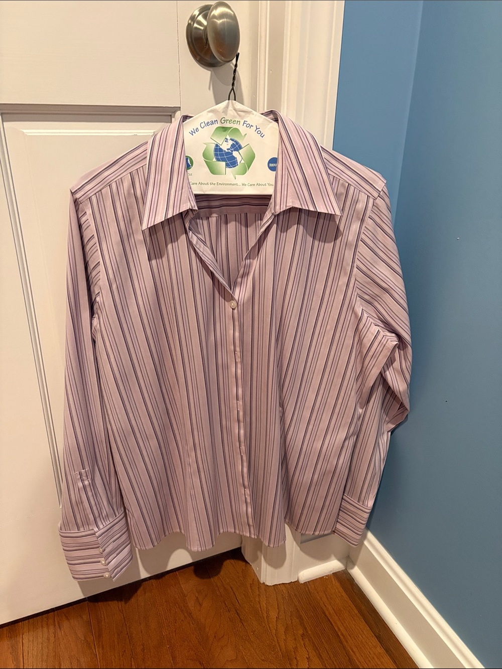 EUC Eddie Bauer women’s size large dress shirt